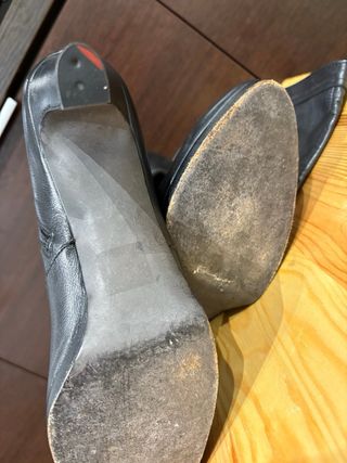 Botas altas de cuero negras con tacon