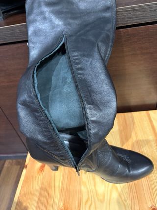 Botas altas de cuero negras con tacon