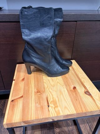 Botas altas de cuero negras con tacon