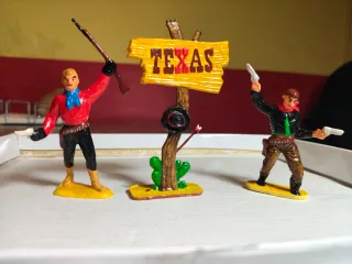 Lotto di soldatini in plastica western vintage