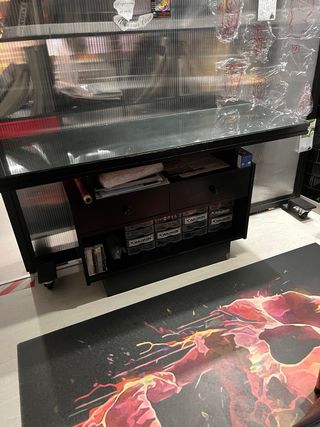 Banco espositivo in legno e vetro