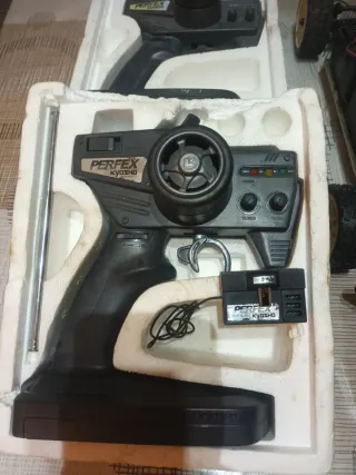 Macchina Kyosho a scoppio con 2 radiocomandi