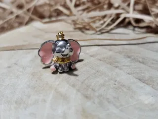 Charm Dumbo