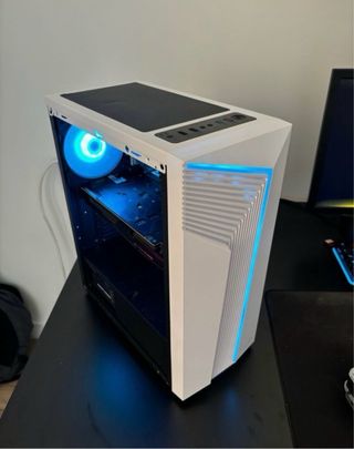 Ordenador Gaming Blanco con Luces LED