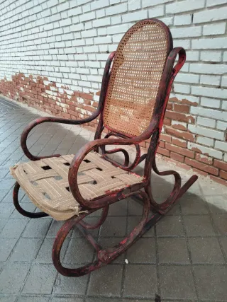 Vecchia sedia Thonet in legno massello anni 1920