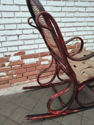 Vecchia sedia Thonet in legno massello anni 1920