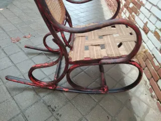 Vecchia sedia Thonet in legno massello anni 1920
