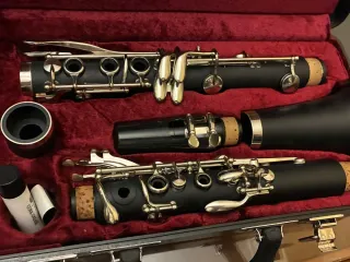 Clarinete con estuche