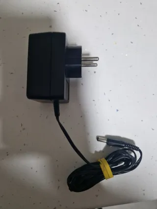 AC/DC ADAPTADOR 12V MARCA MOTOR