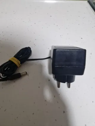 AC/DC ADAPTADOR 12V MARCA MOTOR