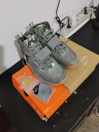 Nike Huarache x Corteiz Talla 42 Usadas