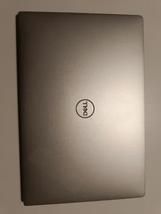 Dell XPS 13 7390; teclado y cargador UK