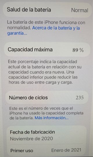 iPhone 11 128GB y fundas de regalo.