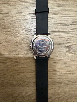 Reloj Romtimes Negro y Plateado.