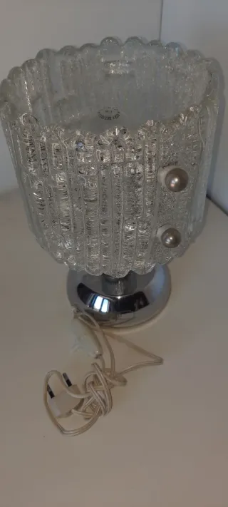 Lampada da tavolo in vetro e metallo