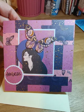 Postal Sonríe con mariposa