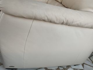Sofá de piel beige 2 plazas