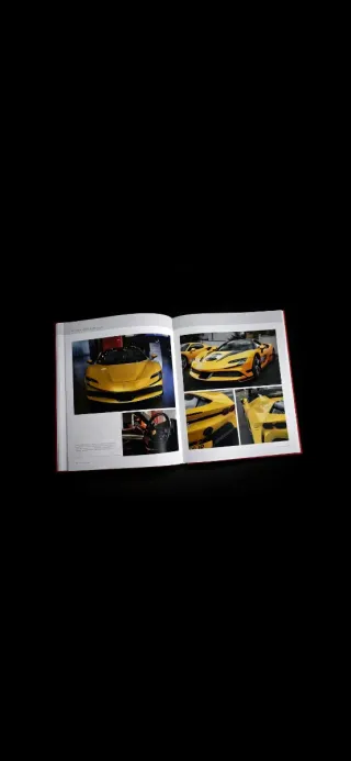 Libro Ferrari con estuche, edición 2026. 300 págin