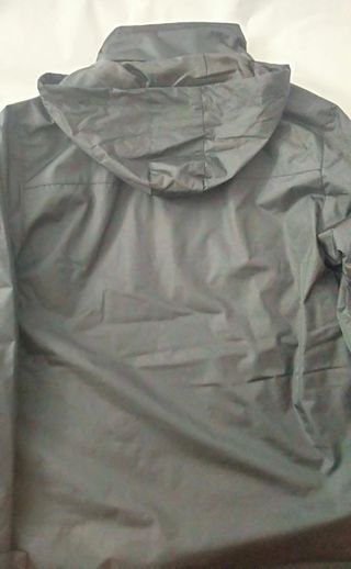 Parka Roly Hombre. Talla M. Negra