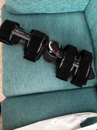 Rodillera ortopédica Donjoy ajustable