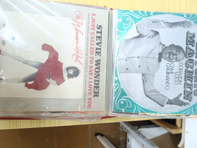 Vinilos los dos anuncios son 50 euros