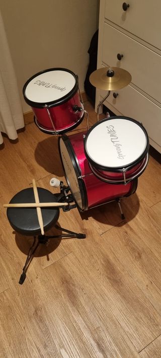 Batería de juguete musical roja
