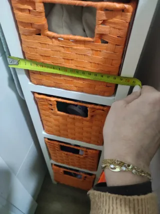 Mueble auxiliar 4 cestas naranja