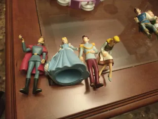 Muñecos Cenicienta y Príncipe