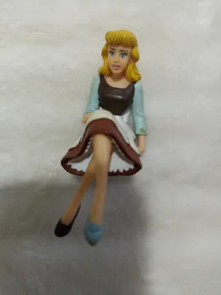 Muñecos Cenicienta y Príncipe