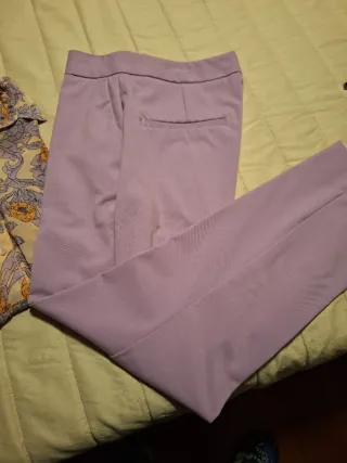 Conjunto: Pantalón lila Zara y camisa estampada St