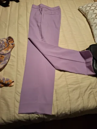 Conjunto: Pantalón lila Zara y camisa estampada St