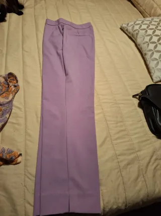 Conjunto: Pantalón lila Zara y camisa estampada St