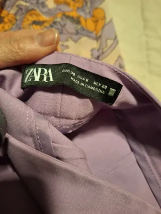 Conjunto: Pantalón lila Zara y camisa estampada St