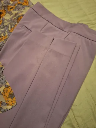 Conjunto: Pantalón lila Zara y camisa estampada St