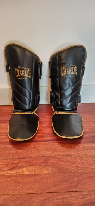 Espinilleras Kick Boxing Charlie Negras