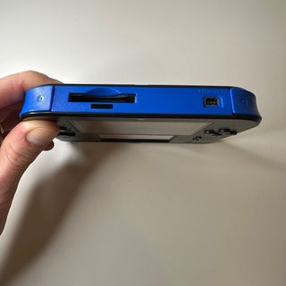 Nintendo 2DS Nero con Caricatore e Custodia