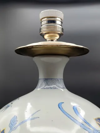 Lámpara de mesa de porcelana azul y blanca