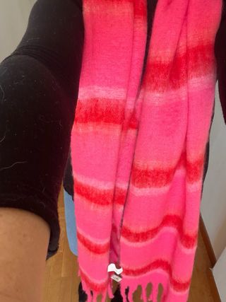 Bufanda de lana rosa y roja