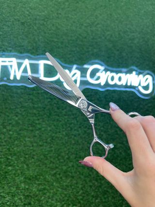 Tijera esculpir peluquería canina 7”