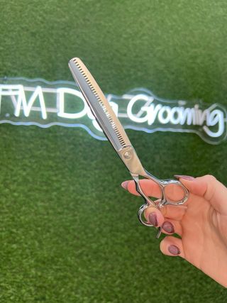 Tijera esculpir peluquería canina 7”