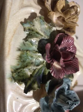 Sopera de cerámica con flores