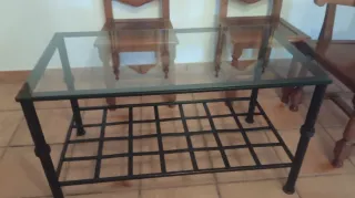 Mesa auxiliar forja negra y cristal