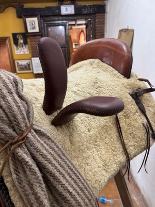 Silla de montar a caballo / amazona