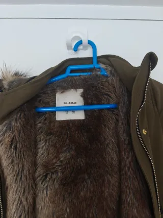 Chaquetón Pull&Bear verde militar