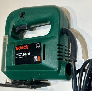 Caladora Bosch PST 50 A con varias hojas incluidas