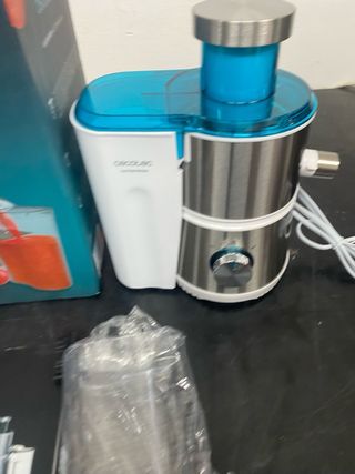 Licuadora Cecotec con accesorios