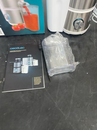 Licuadora Cecotec con accesorios