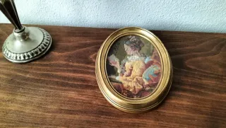 Cuadro antiguo ovalado mujer leyendo