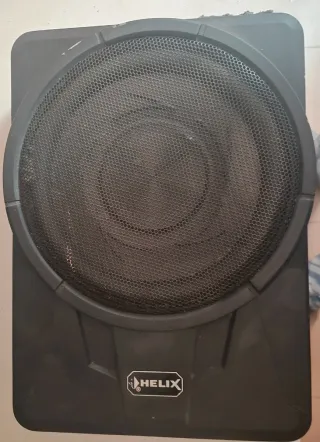 Subwoofer Helix U 10A para coche