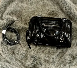 Mini bolso negro piel charol